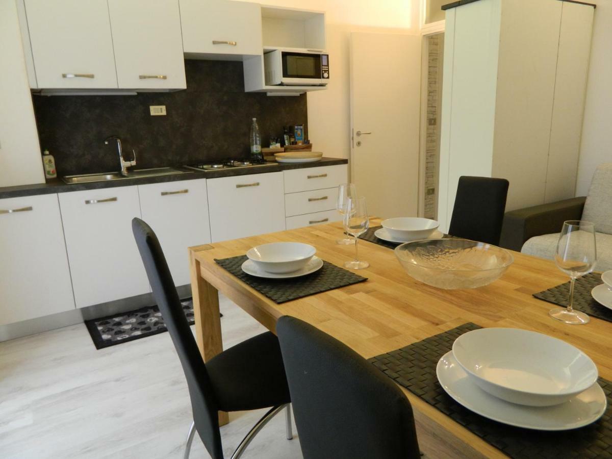 Apartamento Wind Torbole Sul Garda Exterior foto